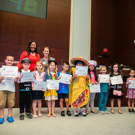 Vice Mayor Fairclough-Staggers and Roxaboxen Kidtrepreneurs