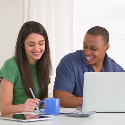 Couple Pays Bills Online