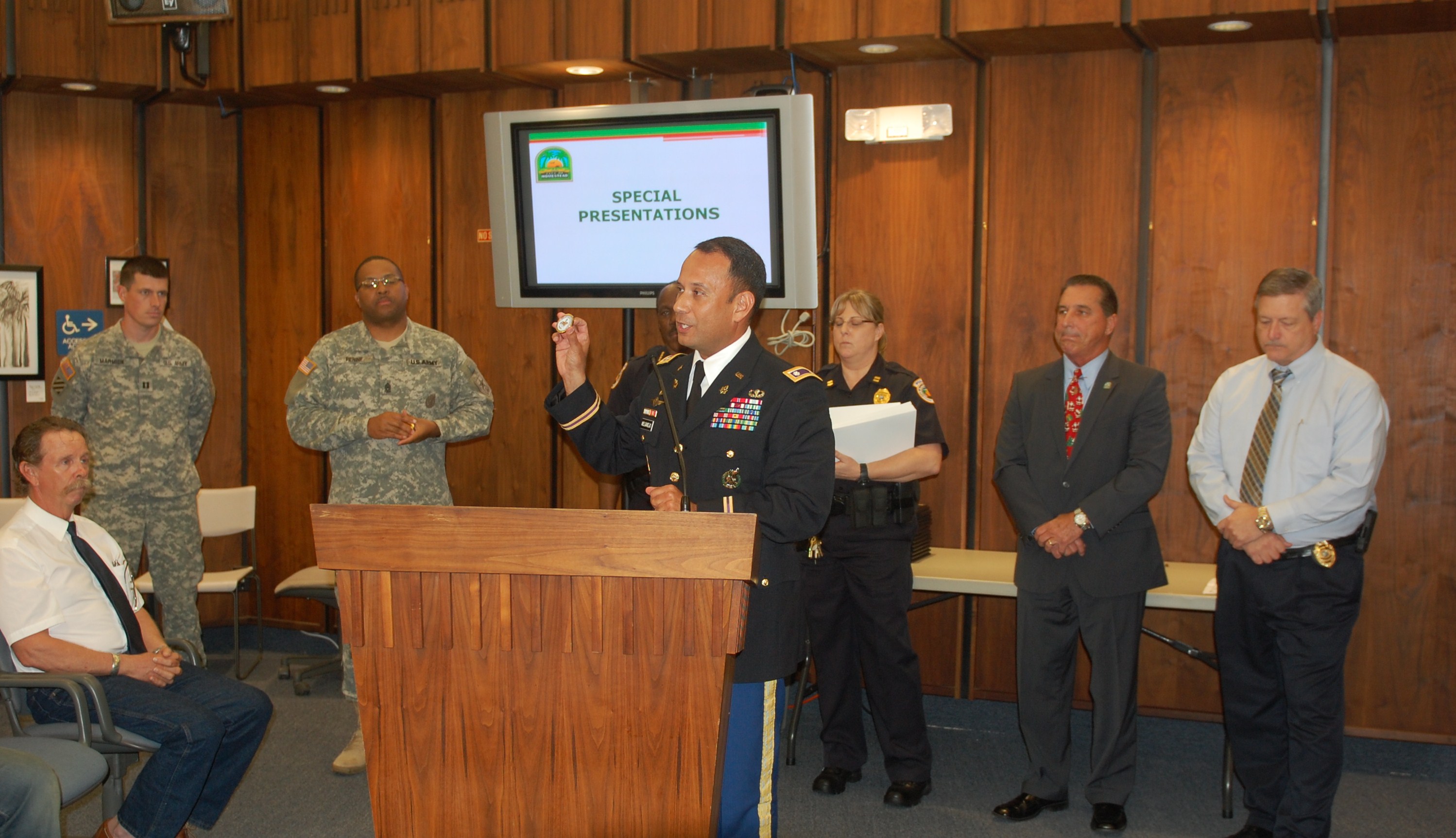 United States Army Recruiting Command recognizes Homested Police Dept.